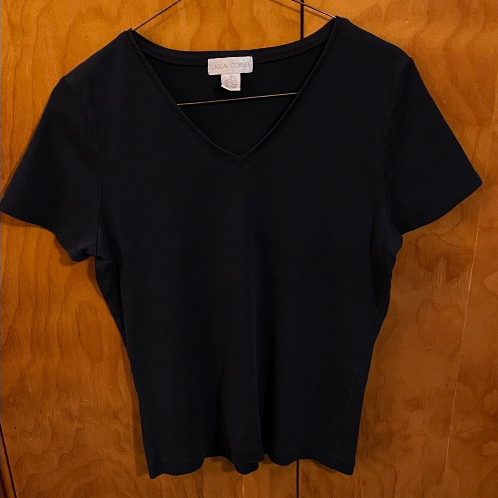 Casual Corner Black V-Neck Short Sleeve Tee